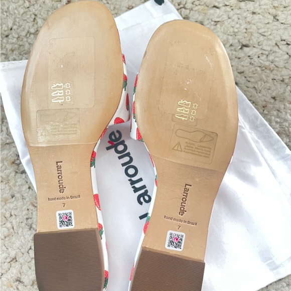 NWT Larroude Ivy Strawberry-Print Leather Mules Sandals Size 7 - Picture 6 of 6